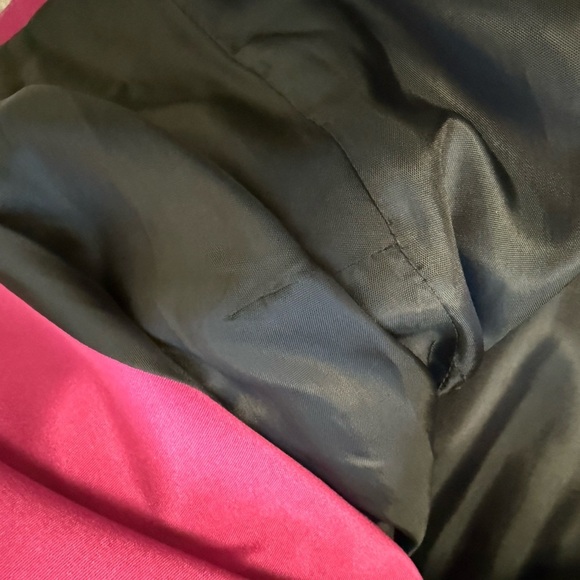 Luisa Spagnoli size 6 crop shiny fusia Blazer with Decorative Brooch EUC * - Picture 13 of 16